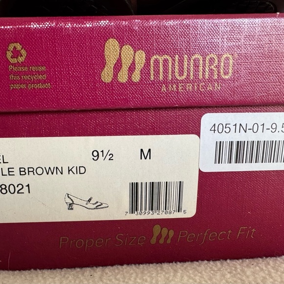 Munro Isabel Pumps - Picture 7 of 7